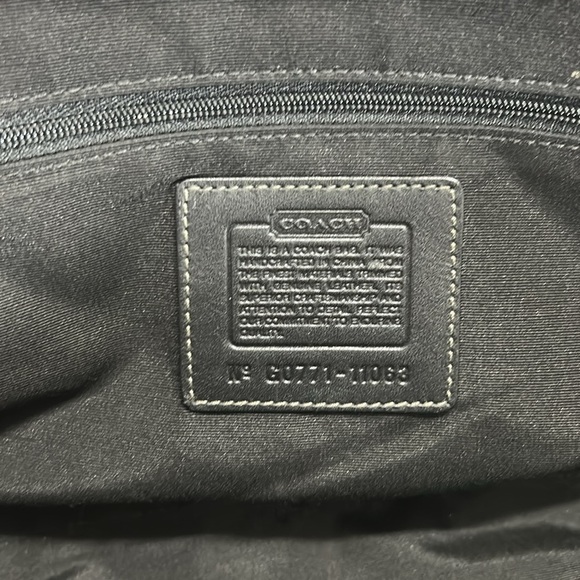 Coach Classic Hampton 11063 Signature Shoulder/satchel Bag - Picture 11 of 11